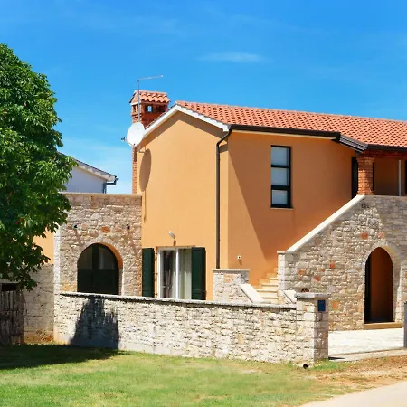 Petrovic By Interhome *