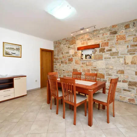 Petrovic By Interhome